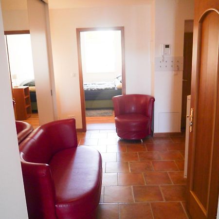 Dahlia Inn Prague Room photo