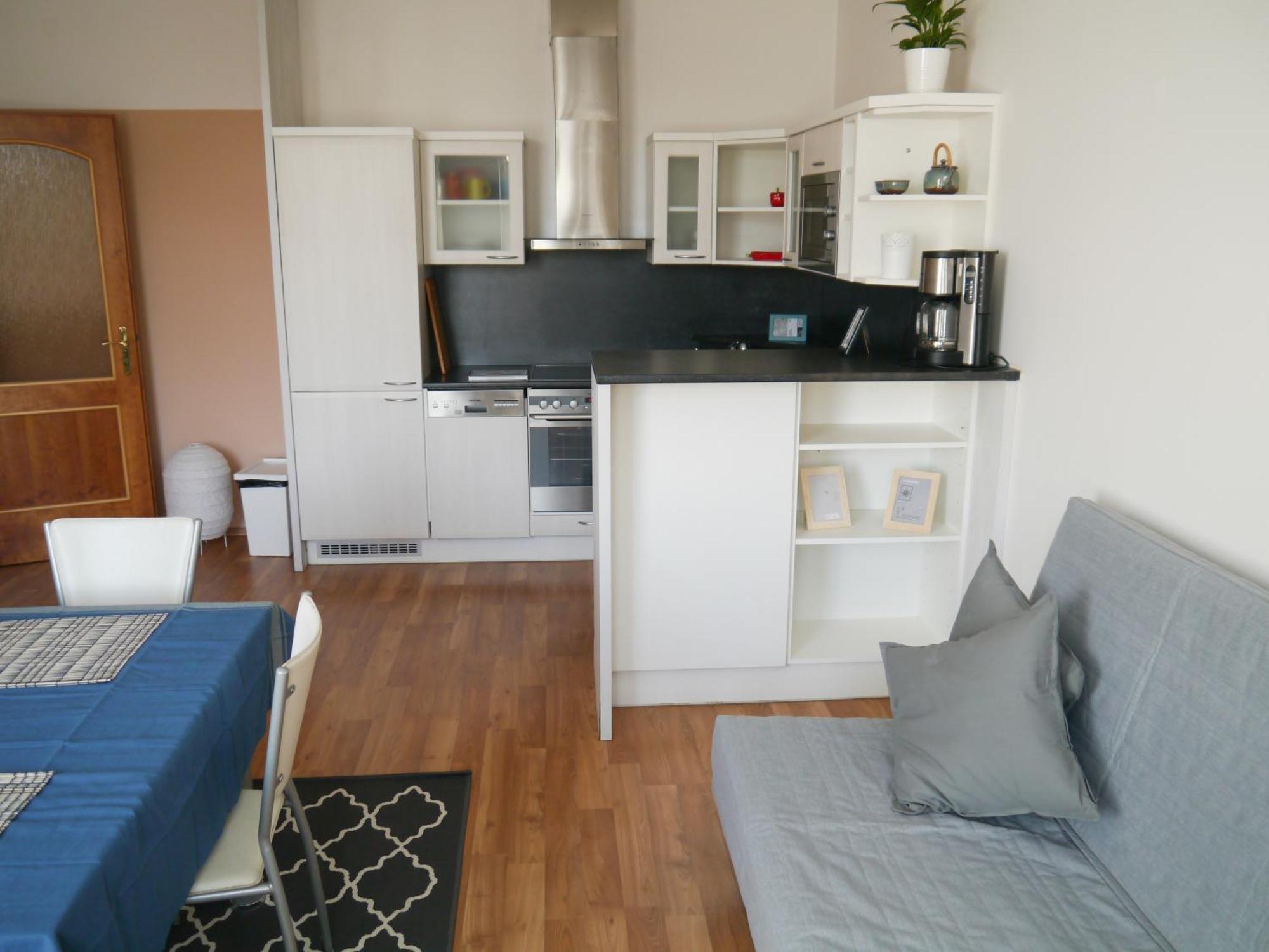 Dahlia Inn Prague Room photo